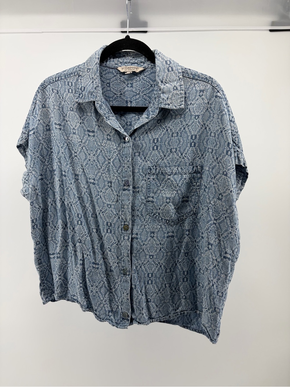 Liverpool‎ Button Up Shirt Women's Small Blue White Short Sleeve Chambray Top